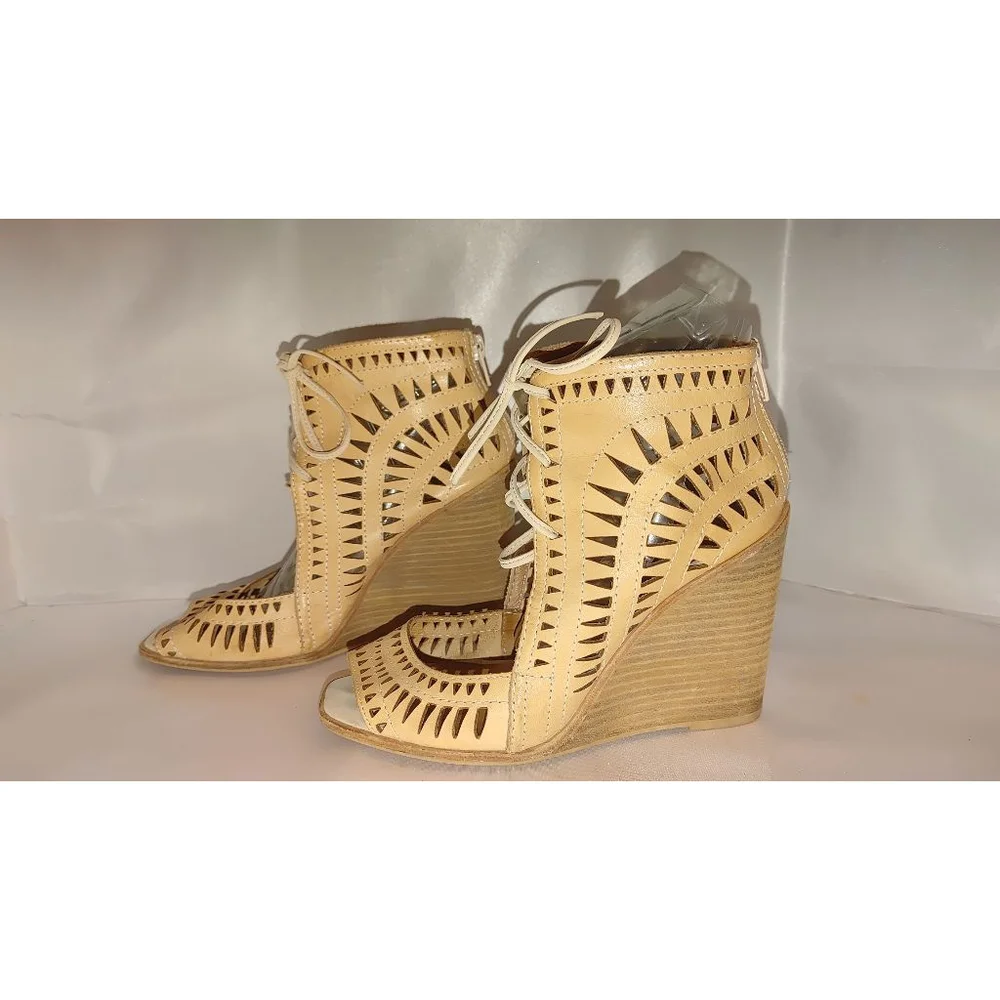 Jeffrey Campbell Rodillo Lace Ups Size 7.5